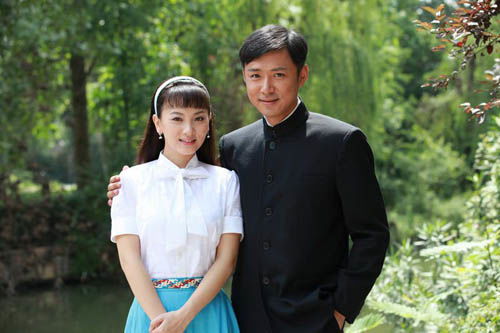 他是紅極一時的明星，為了照顧妻子放棄前程，今生活美滿